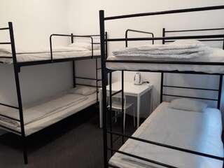 Хостелы MAY Home Зелонка Спальное место на двухъярусной кровати в общем номере для мужчин-6